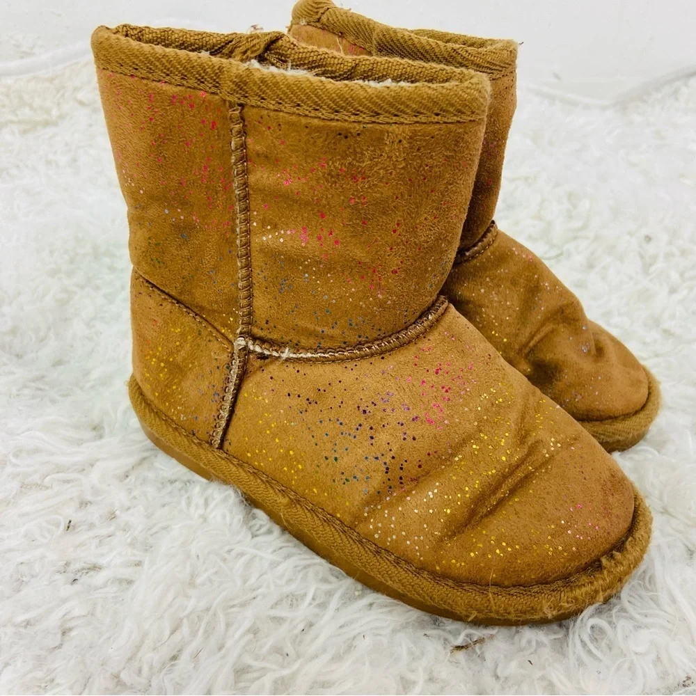 UNBRANDED sparkling Glittery Tan fleece lined kids Boots size 9/10